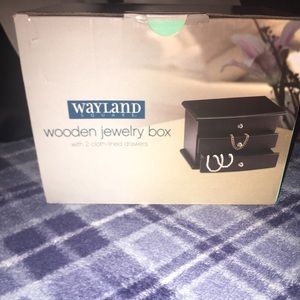 Jewelry box